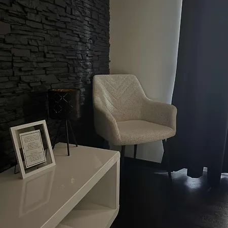 Black&white Deluxe * Miskolc