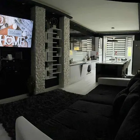 아파트 Black&white Deluxe